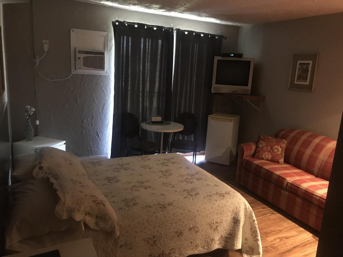 Motel La Siesta De Gascon Терребонн Екстер'єр фото